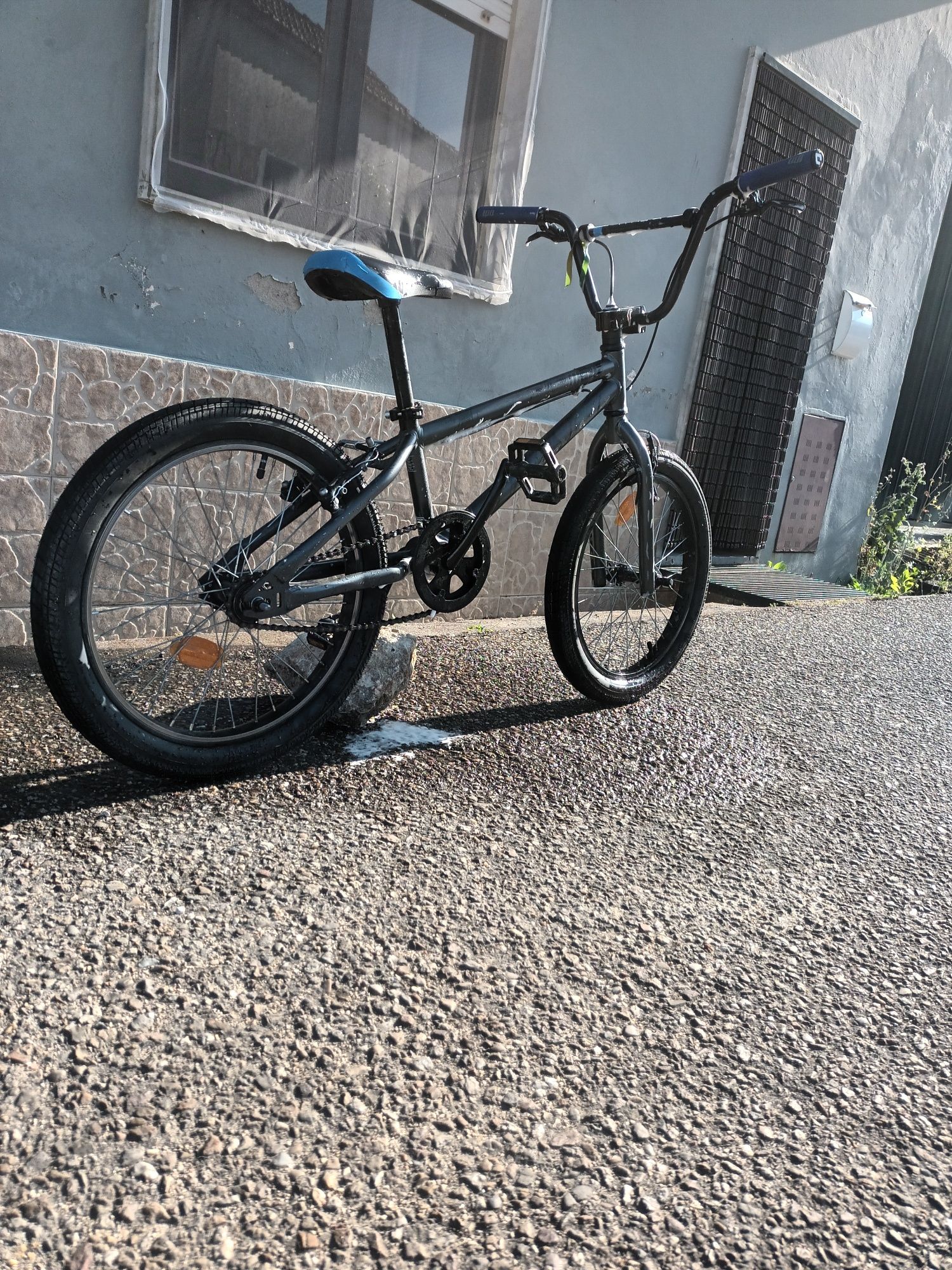 BMX de manobras aro 20 montadinha