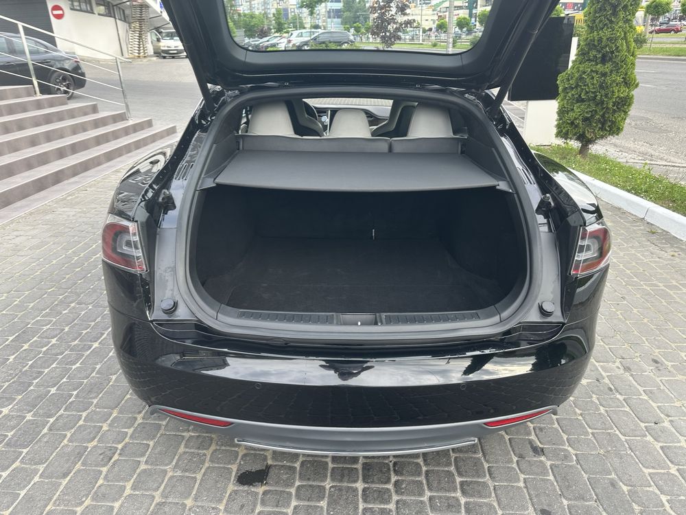 Розборка шрот Теста с Tesla s