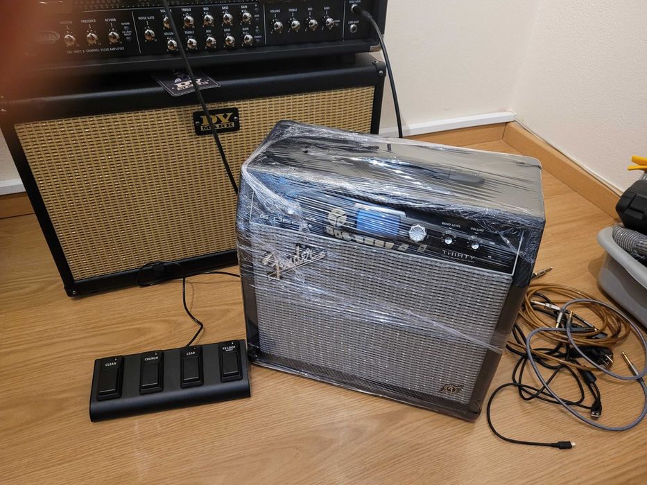 Combo de Guitarra Fender G-DEC3 Thirty 30W 1x10"