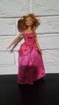 Lalka Barbie w czerwonej sukience