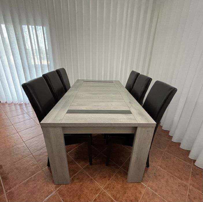 Mesa (com tampo) + 6 cadeiras