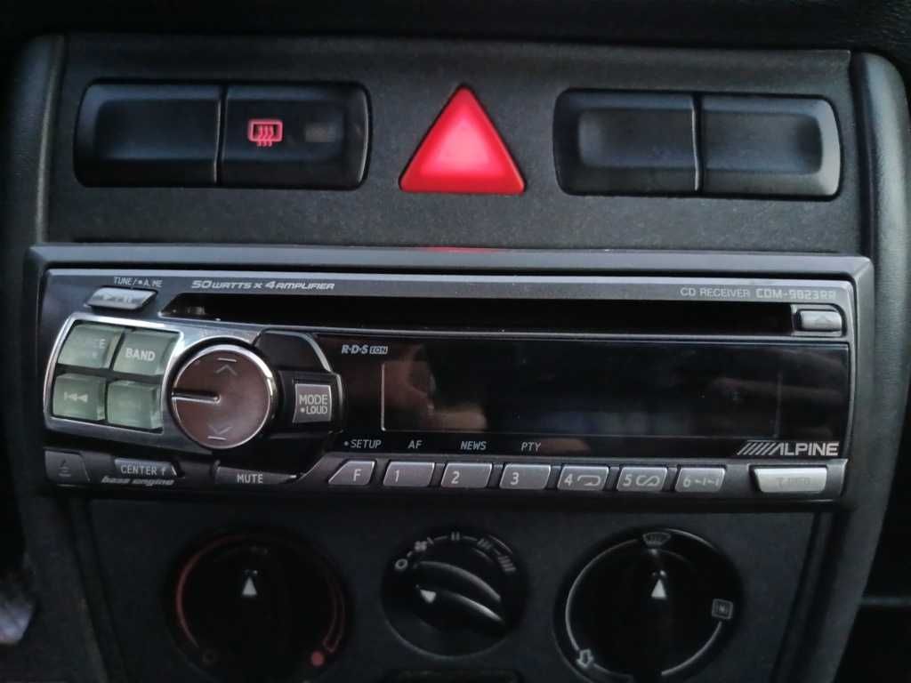 RadioCDText iPod AUX ALPINE CDM9823RR 50W MP3 Bass Subw Bluetooth 4RCA