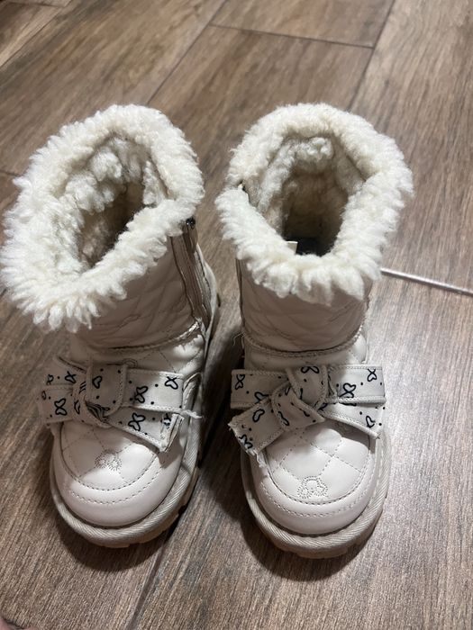 Продам дитячі  дуже теплі сапоги угги на овчині Розмір 28