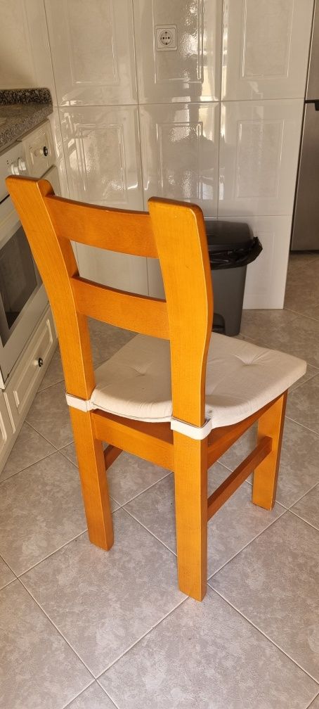 Mesa cozinha impecável