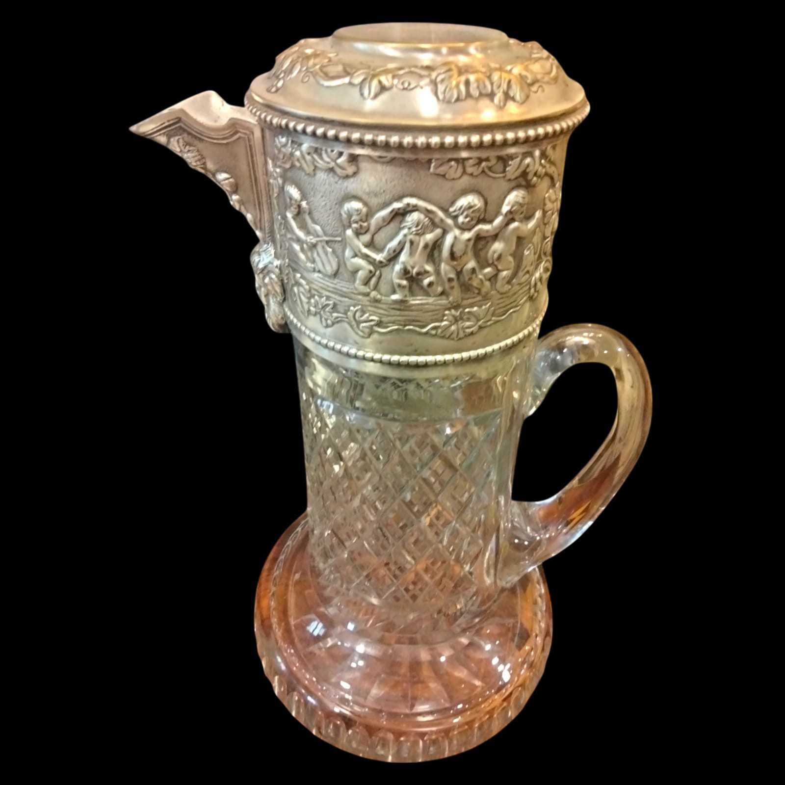 Elegante Jarra de Cristal do Século XIX com Detalhes em Prata