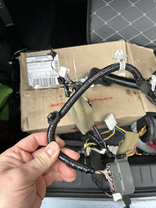 Проводка водійської двері під Bose з датчиком удару