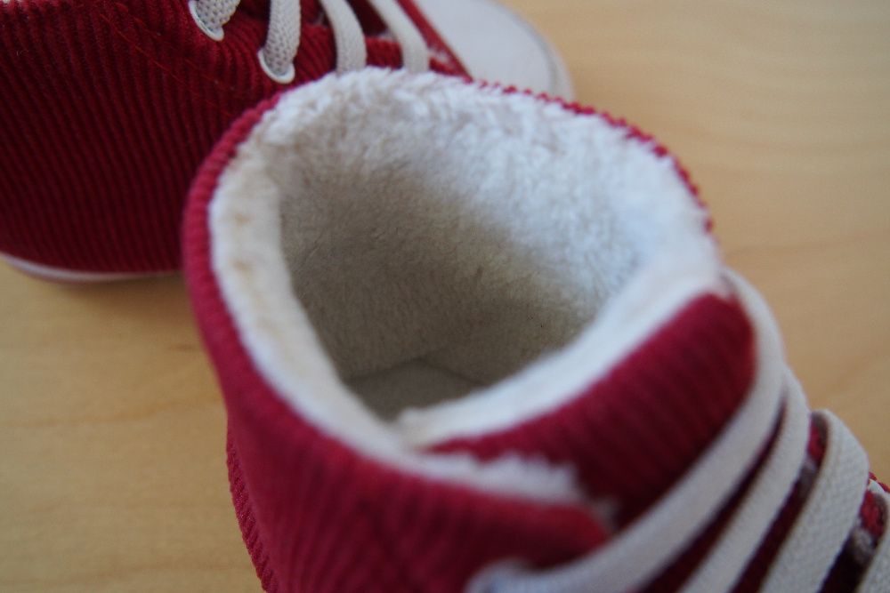 Buciki niemowlęce rozmiar stópki 10-11 cm