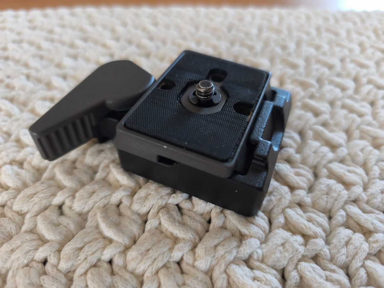 Adapter MANFROTTO 323 / płytki szybkozłaczki