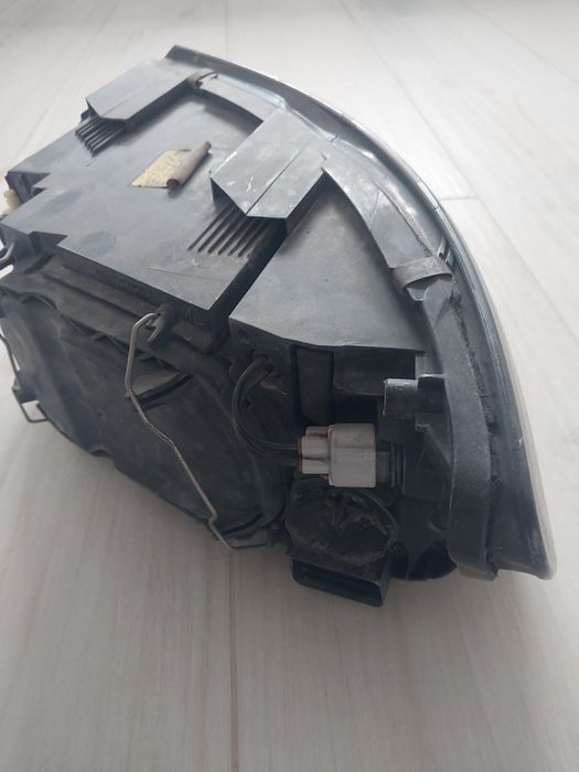 Lampa przód Volvo S40 II oryginalna