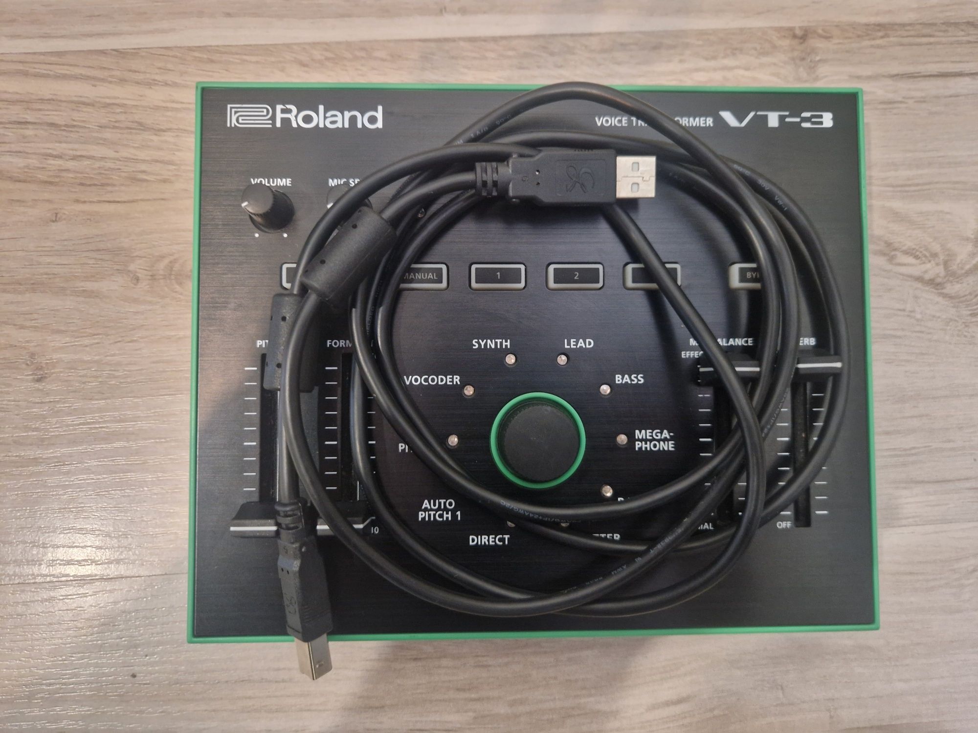 Roland VT-3 Voice Transformer Vocoder