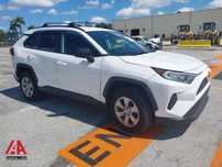 Toyota RAV4 wersja LE / hybryda / serwis w ASO / zadbana / nawigacja / napęd na 4