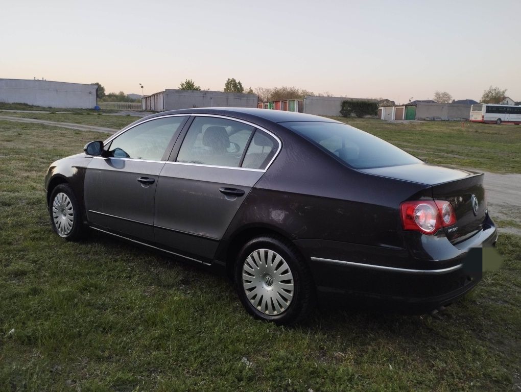 Passat b6 2008r 1.9TDI sedan