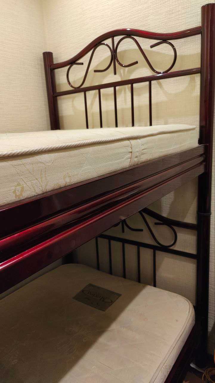 Кровать двохярусна або як два окремих ліжка