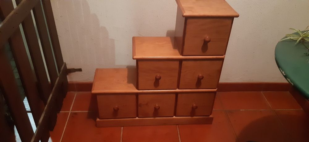 Armário em madeira 6 gavetas