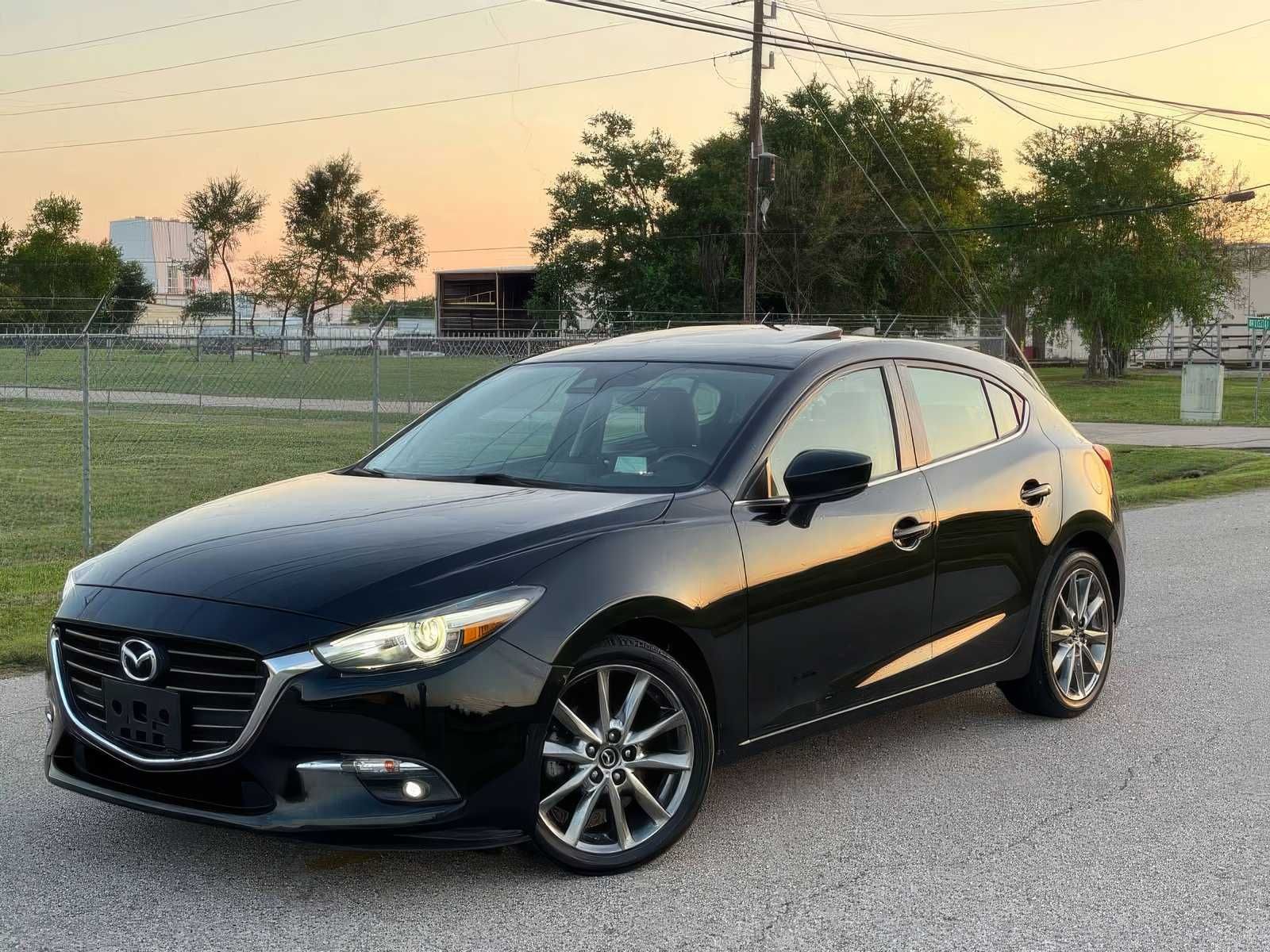 2018    Mazda  3
