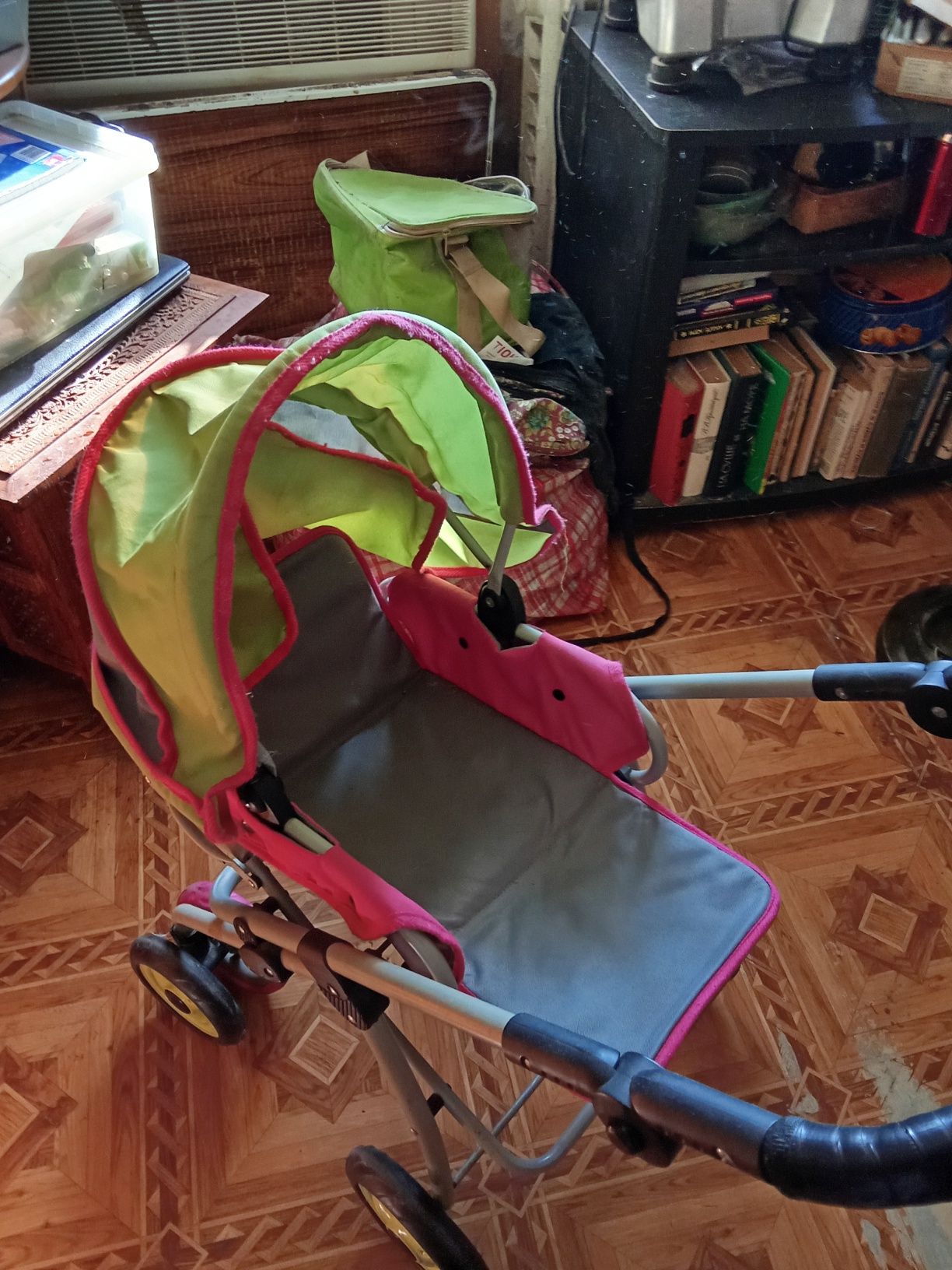 Продам детскую игровую коляску