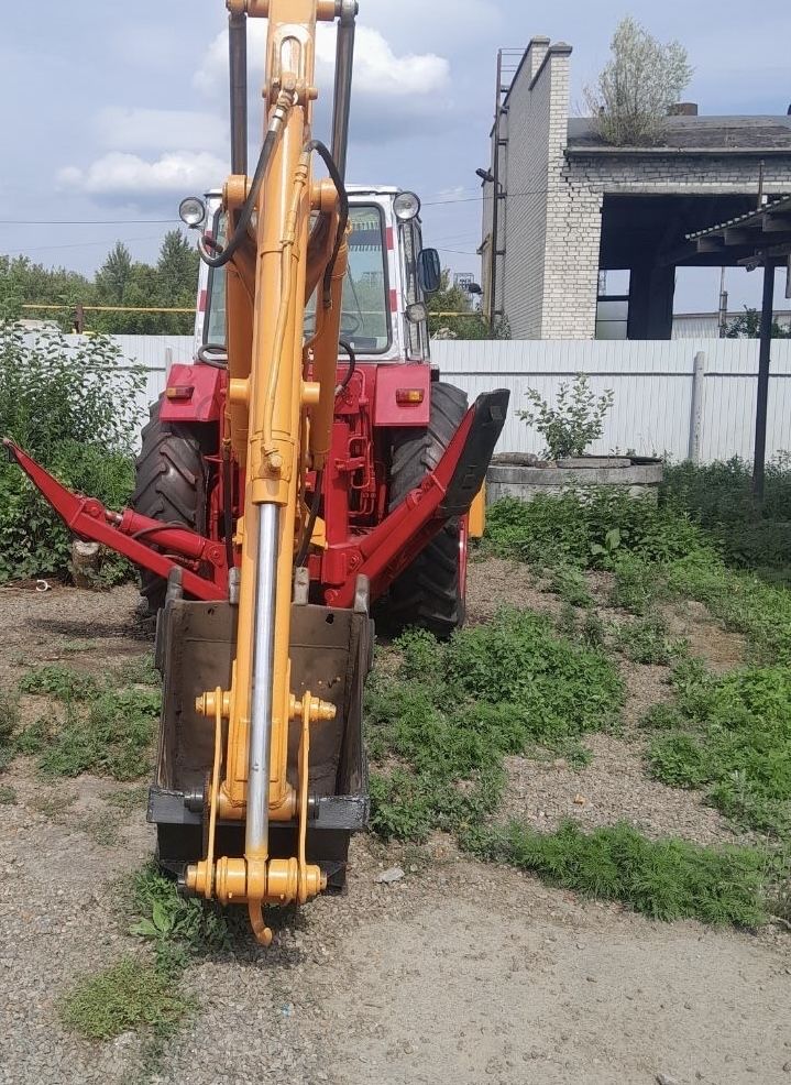 Продам Екскаватор ЮМЗ ЕО 2621