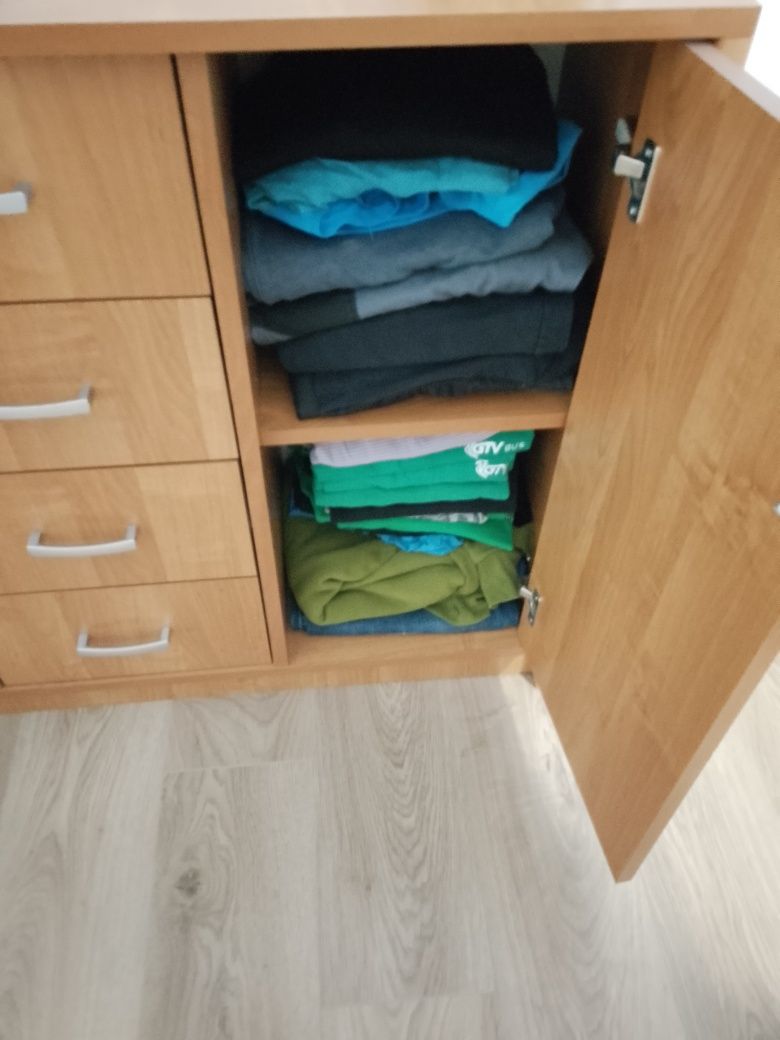 Pojemna Komoda..