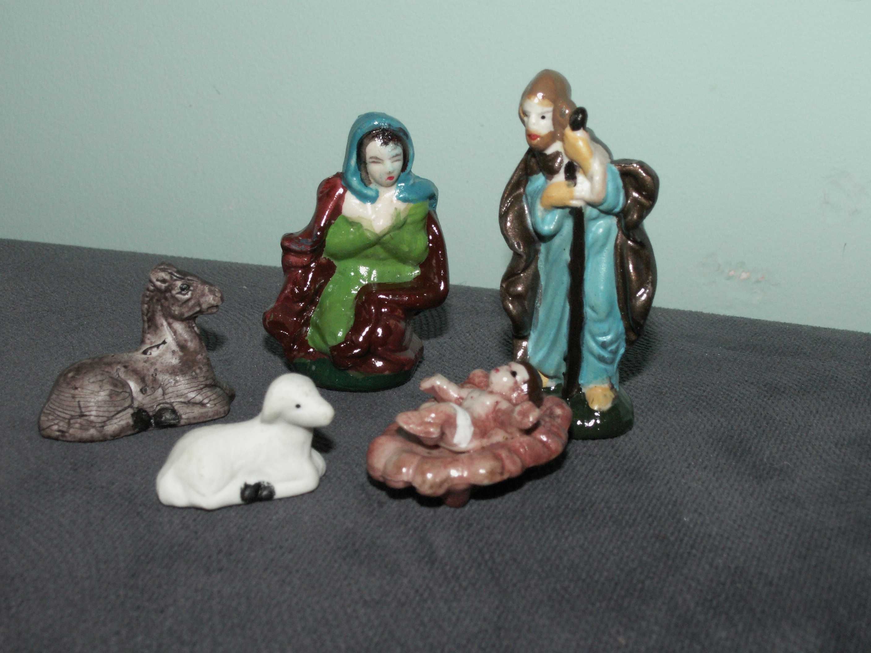 Mini szopka z ceramiki 6,5 cm Figurki do szopki = Stajenki - Stajenka
