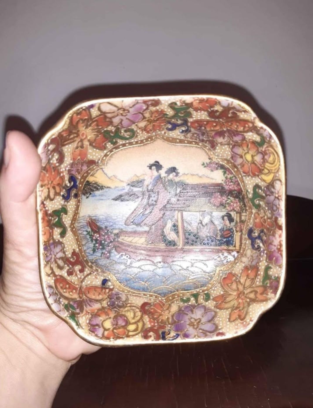 Taça em ceramica com ilustração chinesa
Para desocupar