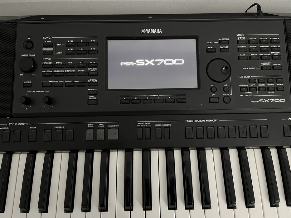Teclado Yamaha psr SX700