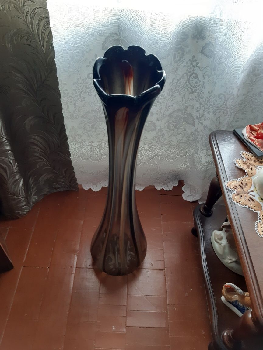 Вазы из фарфора, хрусталя,Графины  Стекляная посуда
