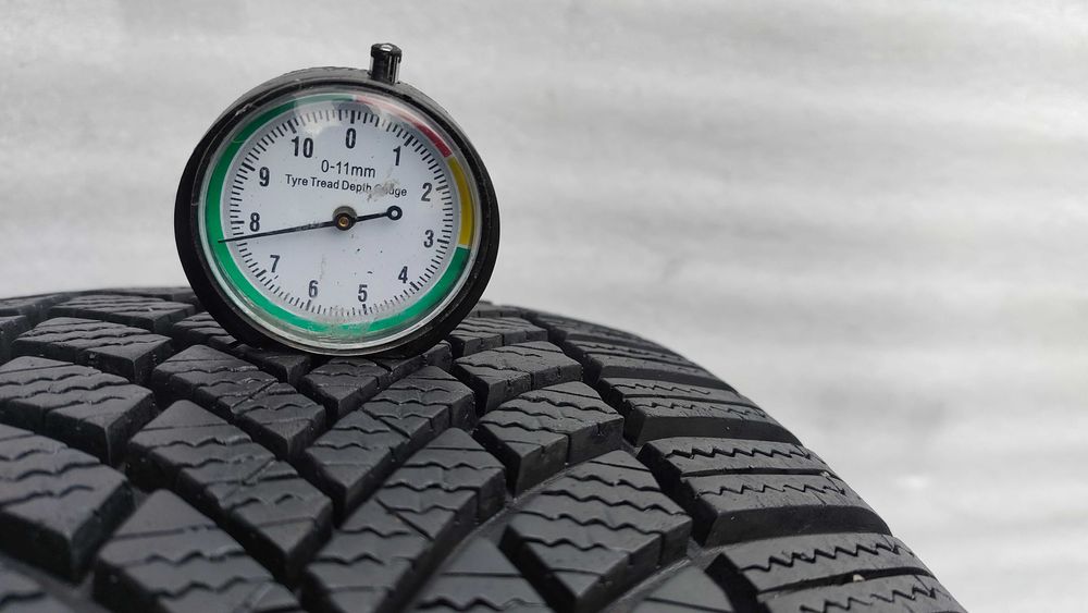 Opona Zimowa 205/50/7 Bridgestone LM005 7,8mm 2024r