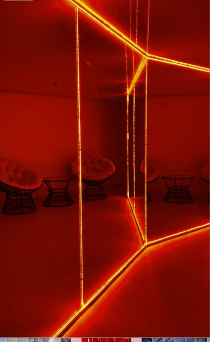 Будинок+ критий басейн + джакузі