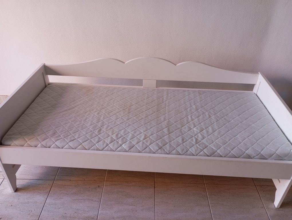 Cama de criança ikea