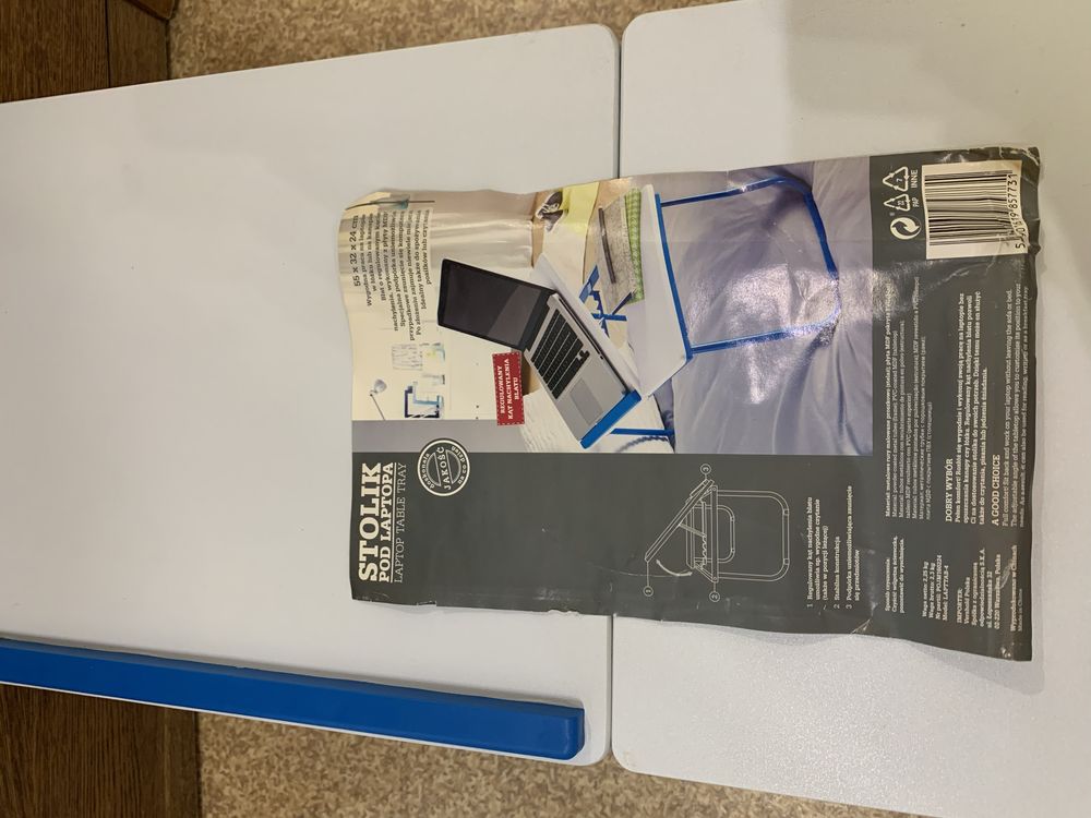 Stolik pod laptopa