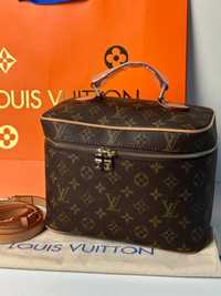 Torebka kosmetyczka Louis Vuitton Premium monogram Canvas LV