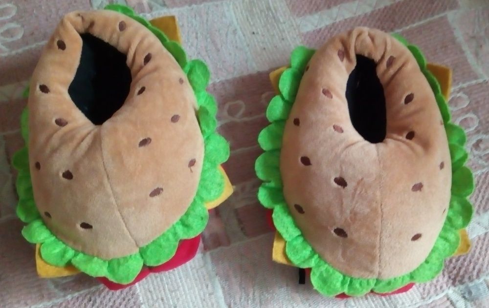 Wesołe pantofelki "hamburgery" długość wkładki 19,5 cm