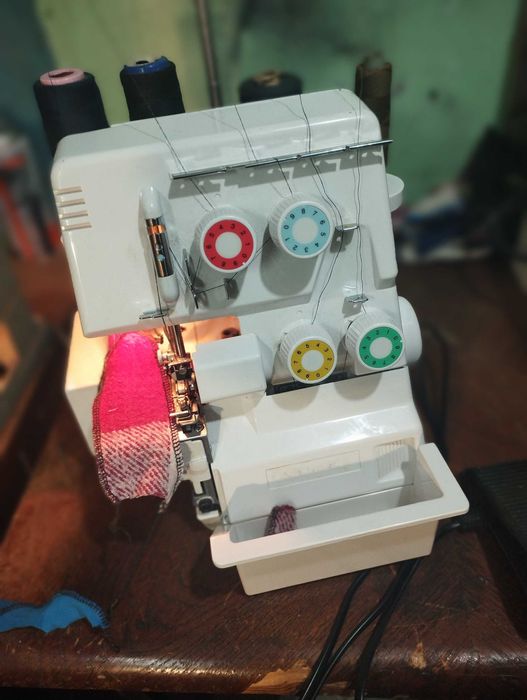 Оверлок 4 нит.Налаштоіаний механіком