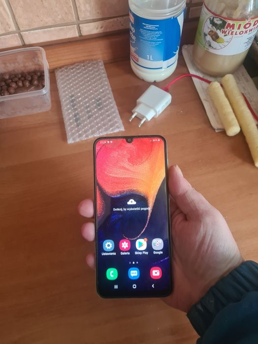 Samsung A50 (4/128gb)
