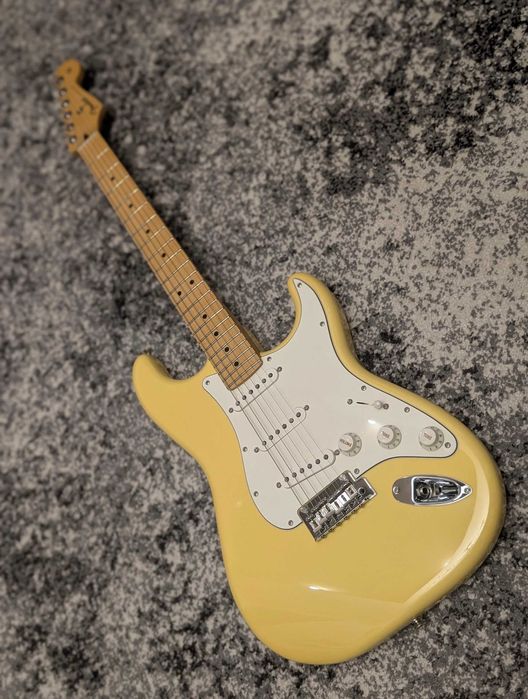 Электрогитара Fender Player Stratocaster MN (Buttercream)