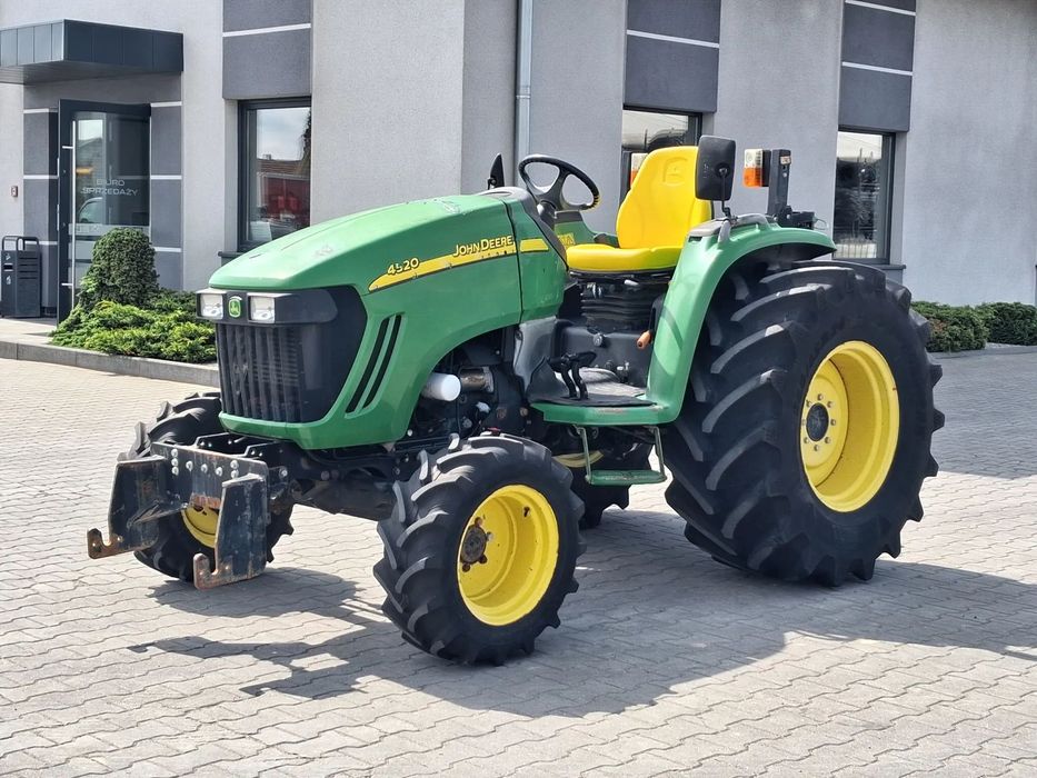 John Deere 4520