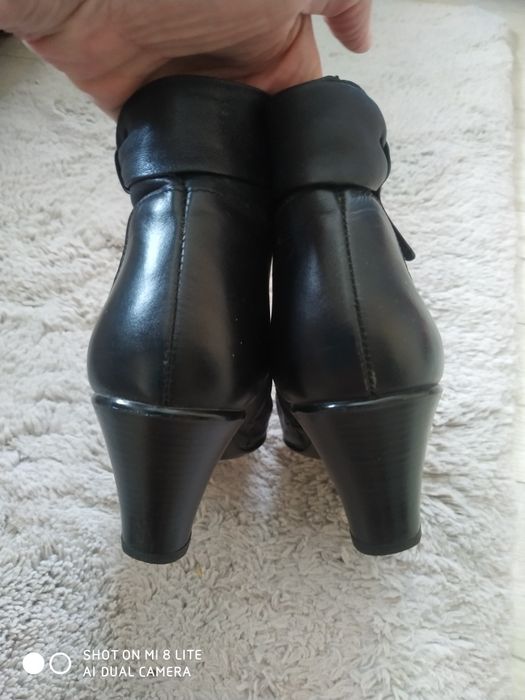 Ботінки жіночі шкіряні