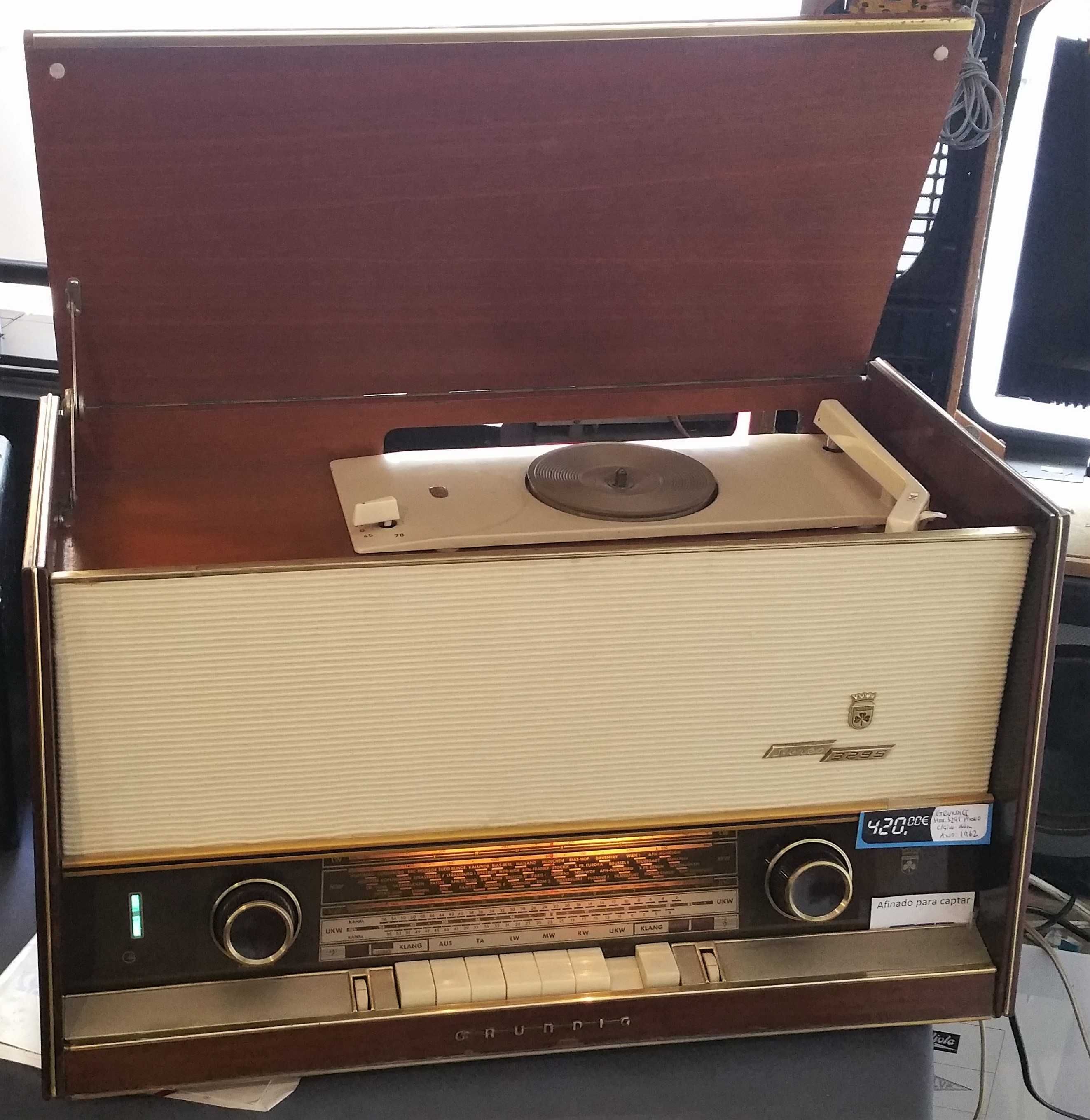 Rádio Gira-Discos Vintage Grundig 3295 Phono Stereo