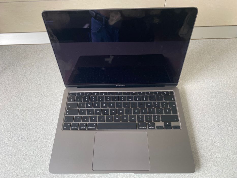 MacBook Air with Apple M1 chip 13 -Inch