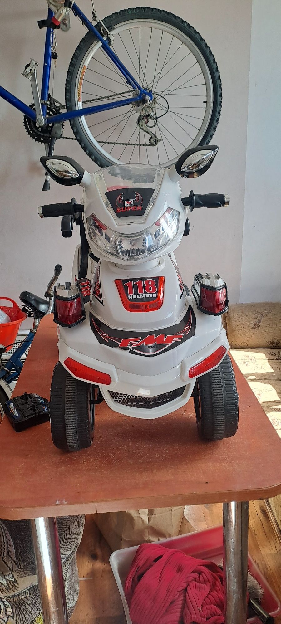 Quad pojazd elektryczny dla dzieci.