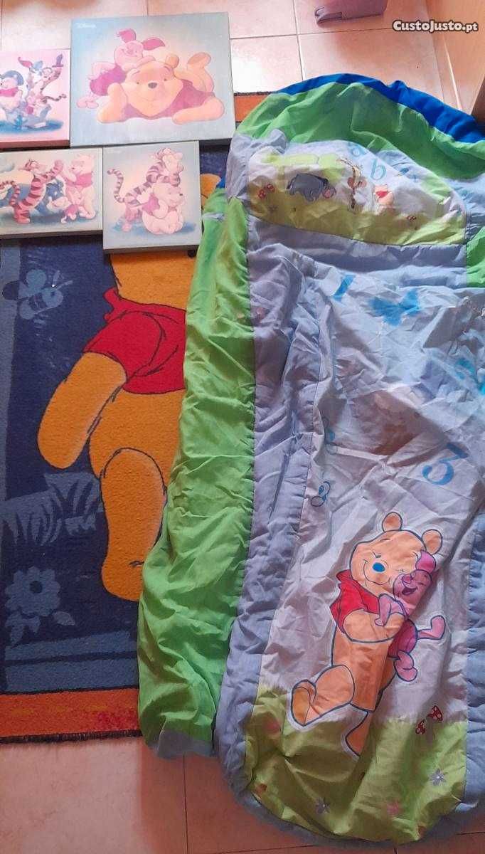 Conjunto urso pooh, tapete, saco de cama e 4 quadros