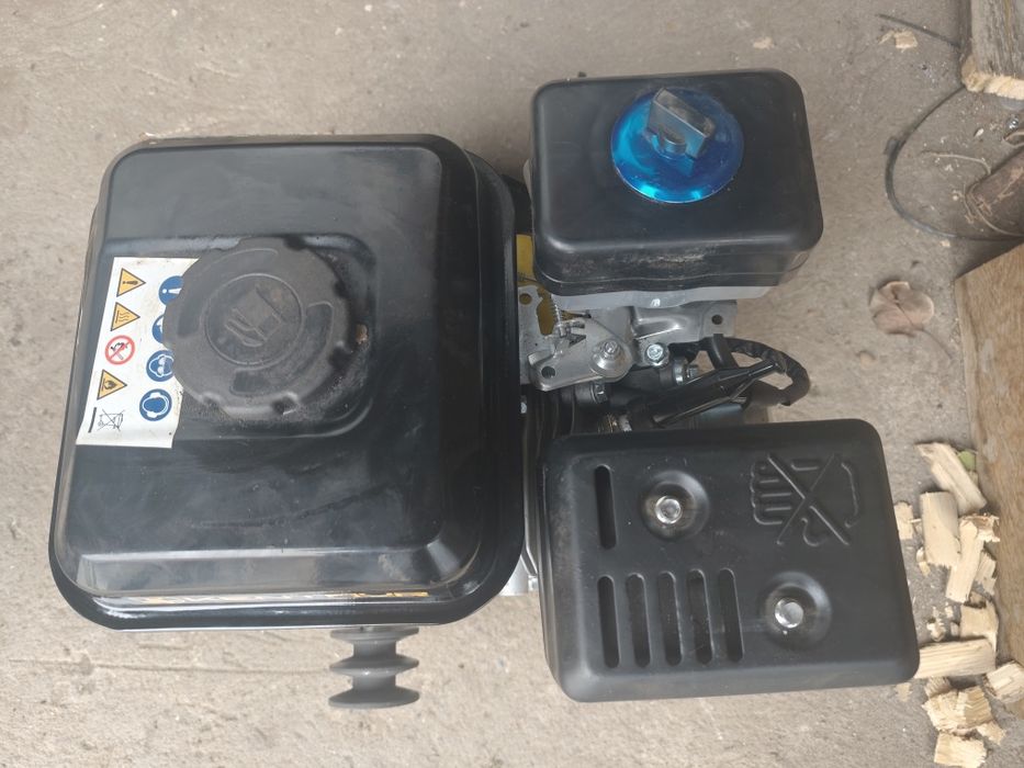 ТЕРМІНОВО продаю мотор 4 тактний