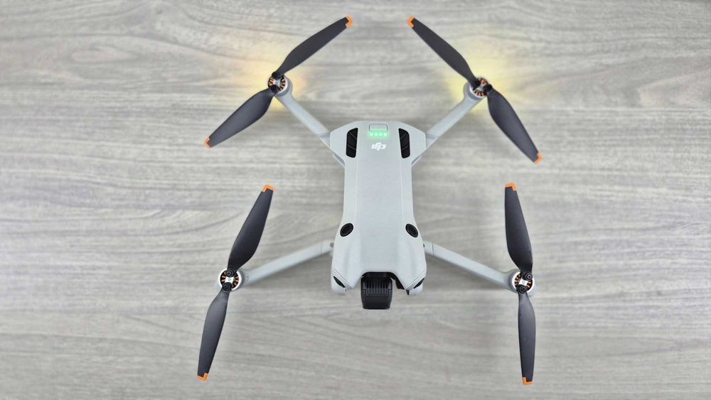 DJI Mini 4 Pro Fly More Combo RC 2  DJI Care Stan Idealny