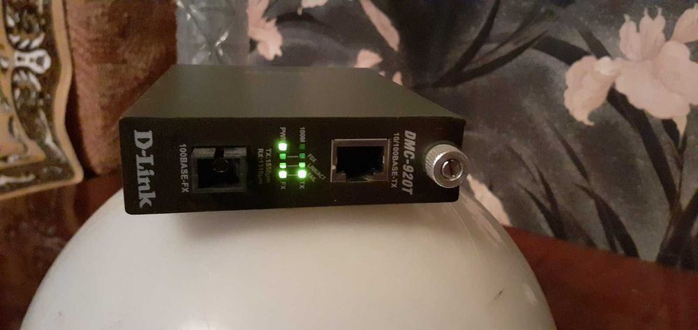 Медіаконвертер D-Link DMC-920T