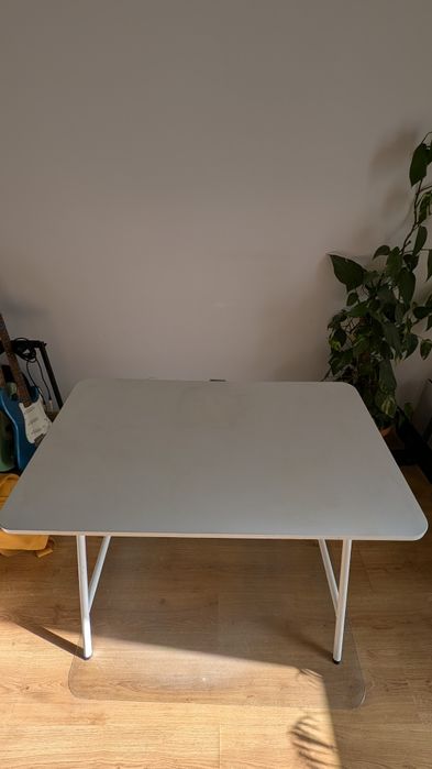 Secretária Standing Desk Ikea