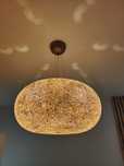Lampa sufitowa wisząca w odcieniach złota/ bursztynu