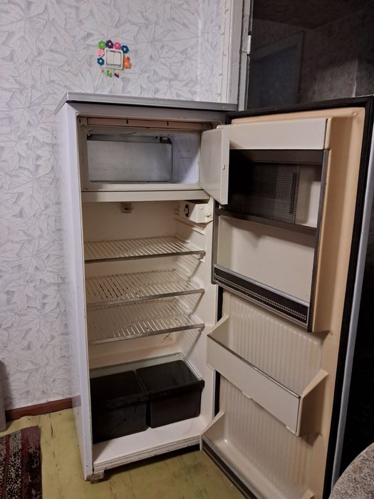 Продам холодильник