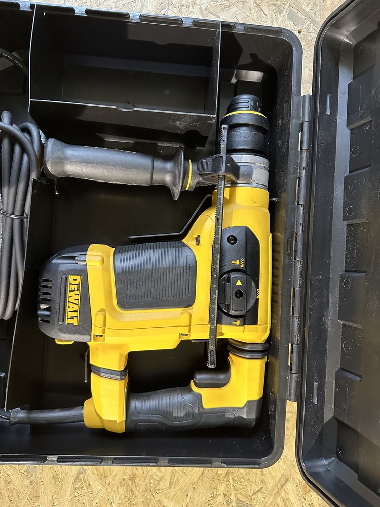 Новий Перфератор DeWALT D25413 QS