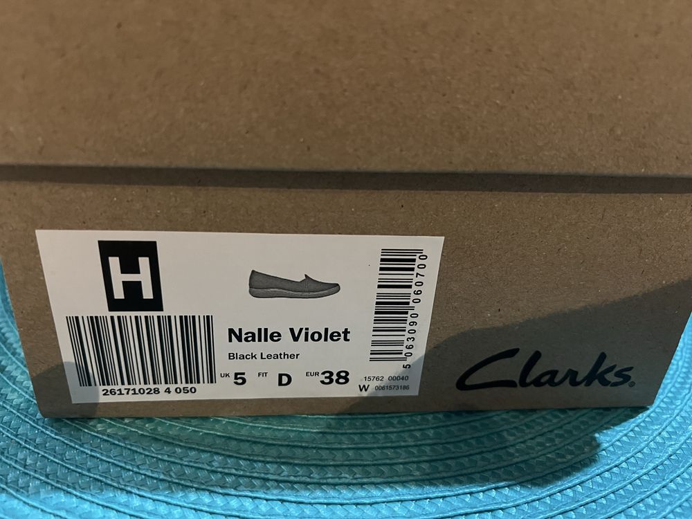Buty Clarks Nalle Violet kolor black nubuck