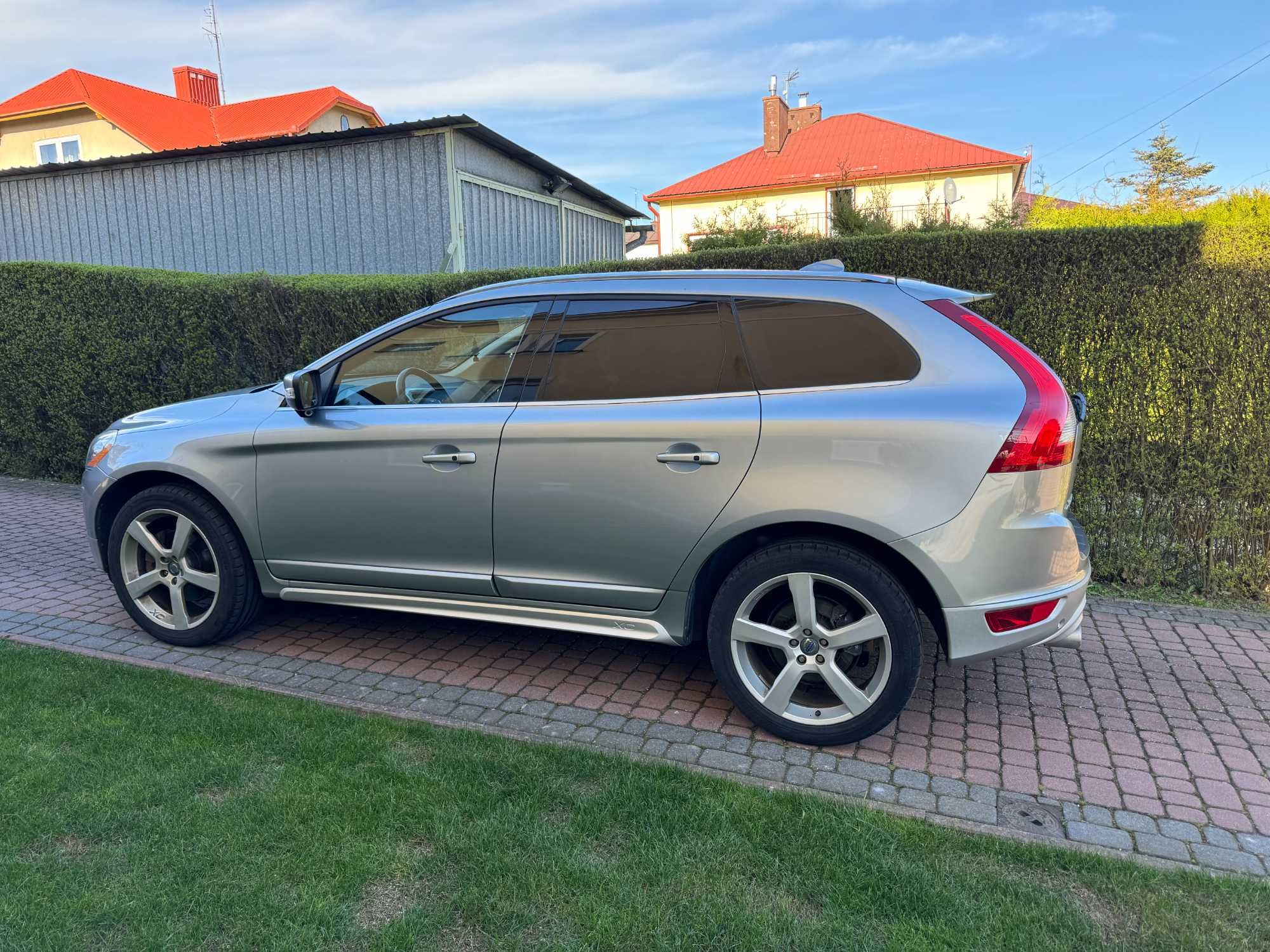 Volvo XC 60 2012 r. R-Dising, 215 KM